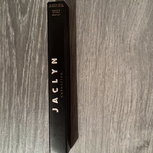 Jaclyn Cosmetics lip liner